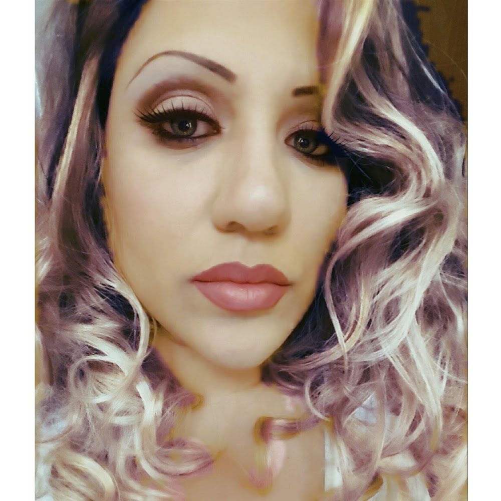 Meet your Posher, Samira